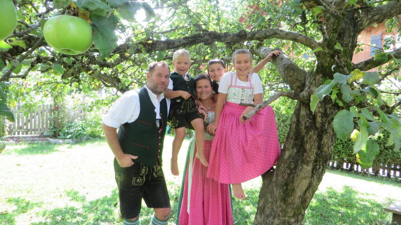 Landhaus Familie Doll Ferienwohnung Emerde Bichl Luaran gambar