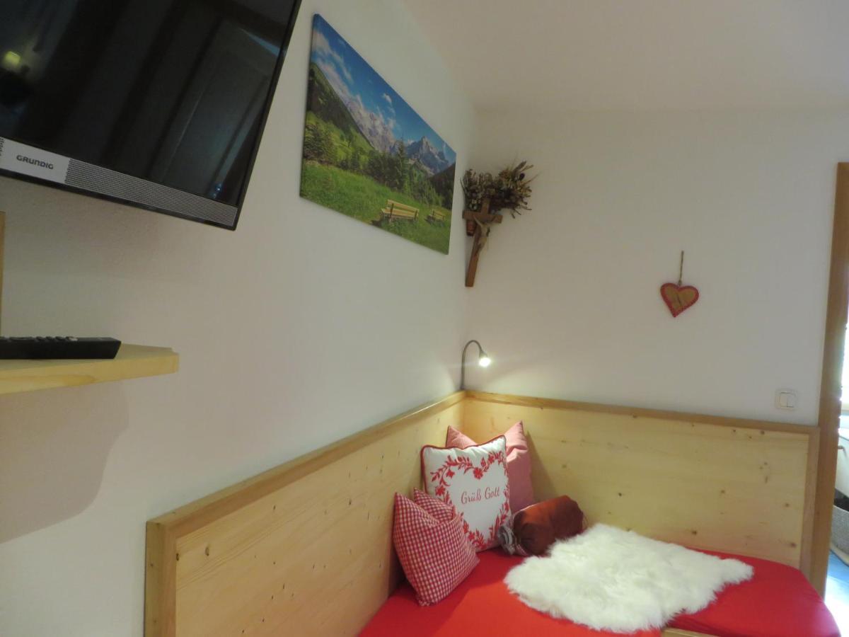 Landhaus Familie Doll Ferienwohnung Emerde Bichl Luaran gambar